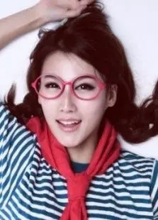 《01宅男汇》：揭秘宅男的真实生活，笑中带泪的成长故事