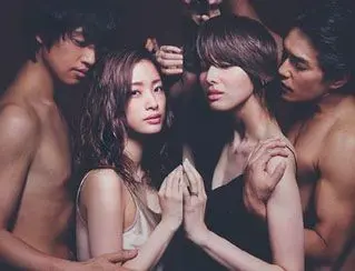 《进球如麻、奋力拼搏的女孩》：热血青春燃爆绿茵，女性力量改写足球史诗！